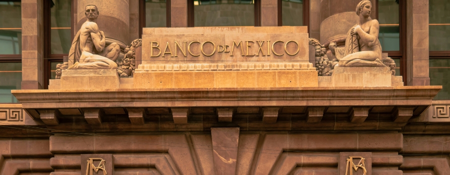 Banco de Mexico carved with beautiful human sculpters above the main entrance.